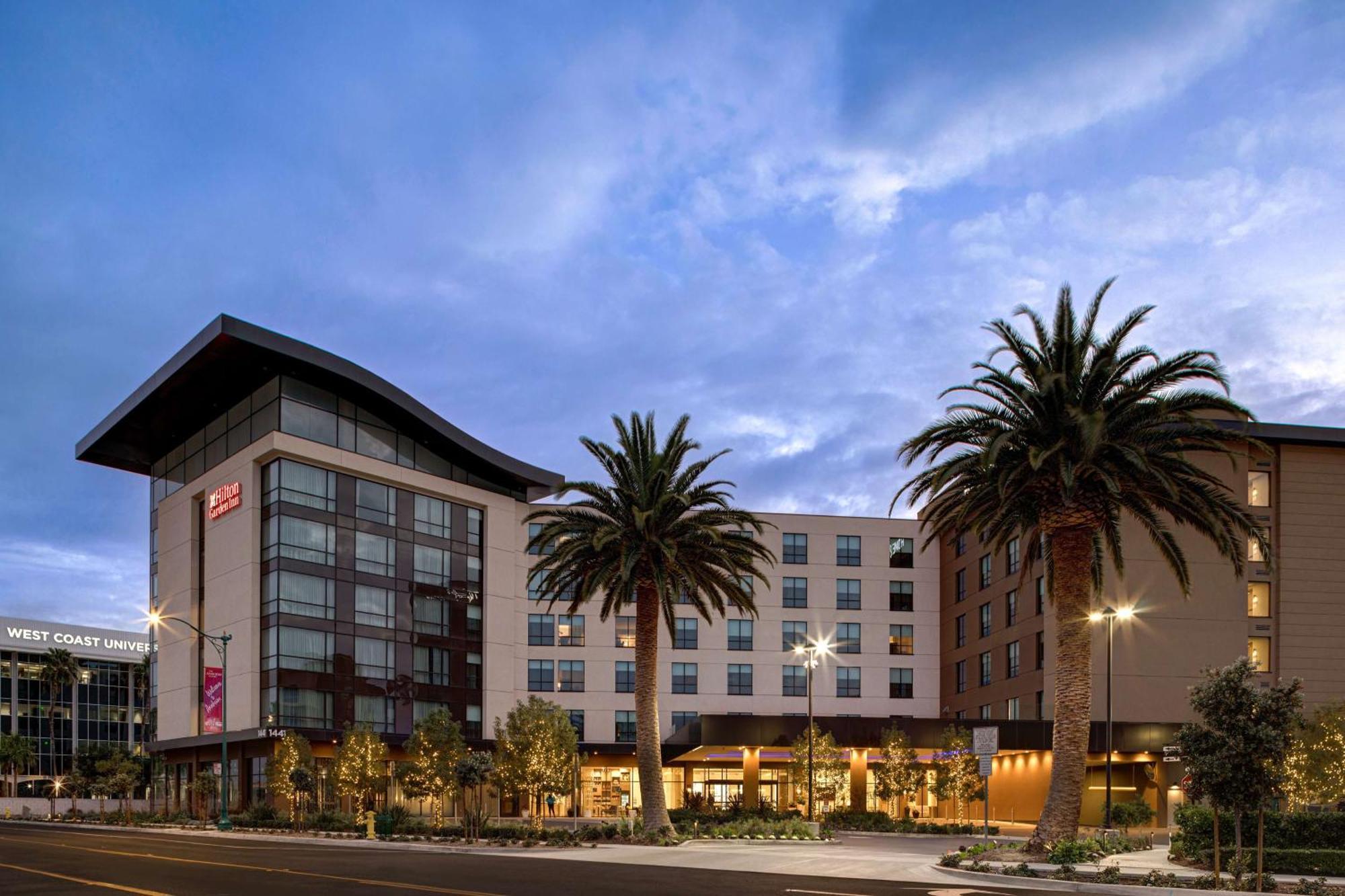 Home2 Suites By Hilton Anaheim Resort Exterior photo